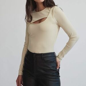RW & Co Knit Crepe King Sleeve Top with Front Cutout in Oatmeal Off White